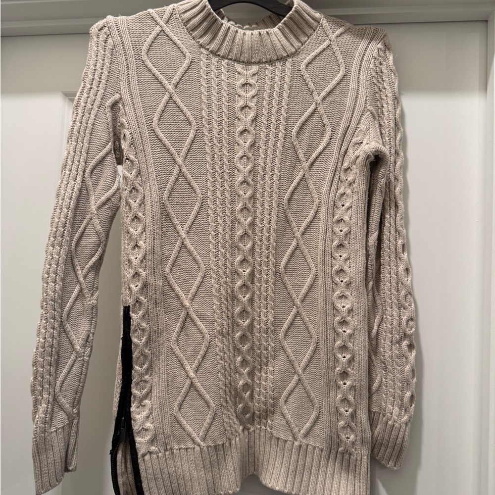 Banana Republic Women's Cable Knit Sweater - Light Beige